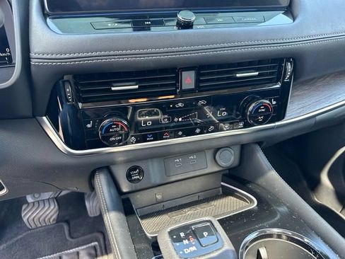 Used 2024 Nissan Rogue Platinum w/ Platinum Premium Package AWD/4WD image 23