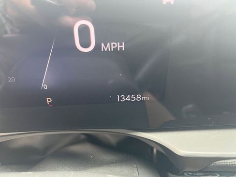 Used 2025 Buick Envista Sport Touring image 42