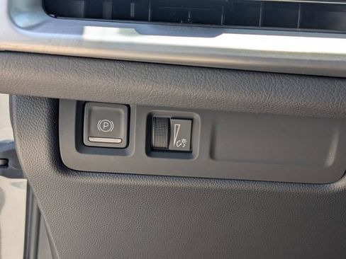 Used 2025 Cadillac XT4 Premium Luxury FWD image 16