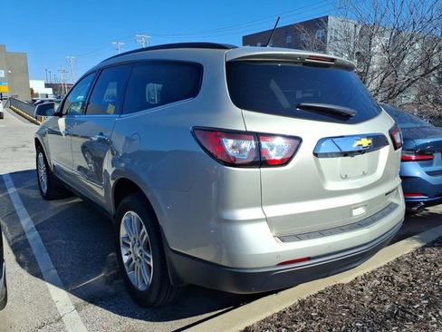 Used 2015 Chevrolet Traverse LT w/ Style and Technology Package image 4