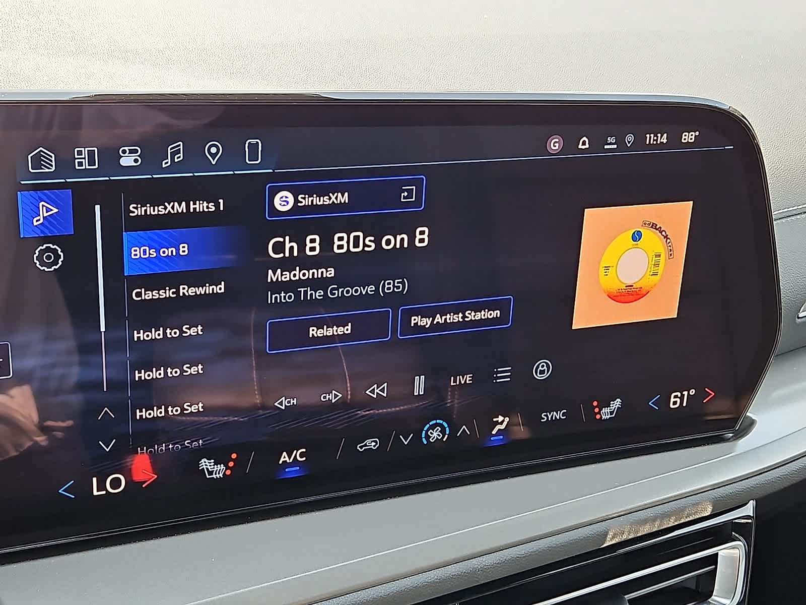 New 2027 Chevrolet Traverse LT w/ Driver Confidence Package FWD image 16