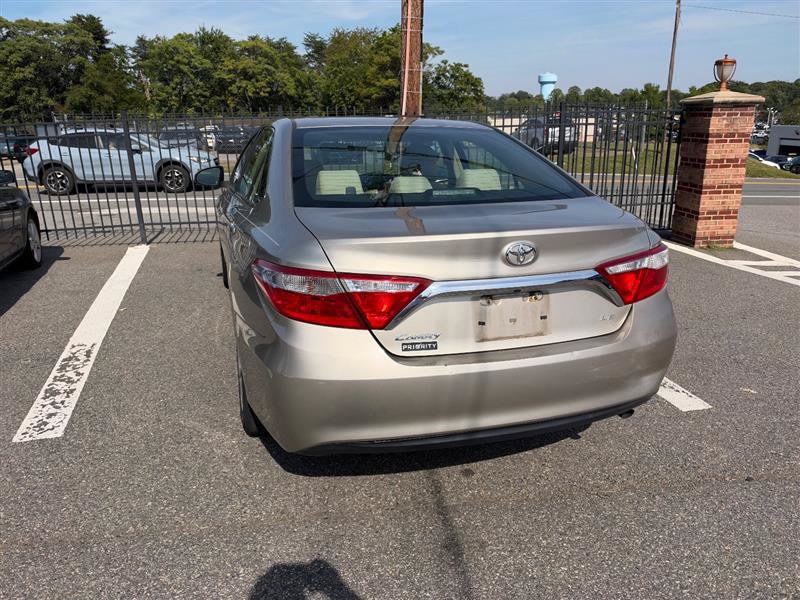Used 2016 Toyota Camry LE FWD image 6