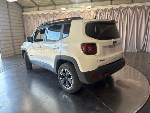 Used 2023 Jeep Renegade Trailhawk AWD/4WD image 7