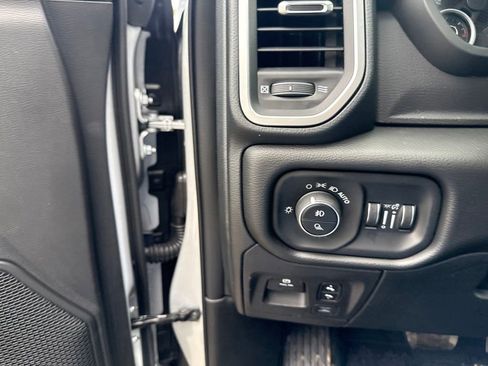 New 2026 RAM 1500 4x4 Crew Cab image 17