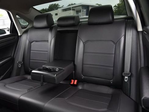 Certified 2020 Volkswagen Passat 2.0T R-Line FWD image 23