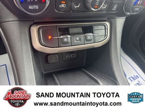 Used 2023 GMC Acadia Denali w/ Denali Ultimate Package image 24