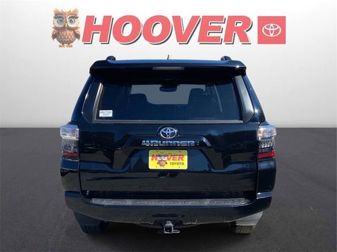 Used 2023 Toyota 4Runner SR5 Premium image 3