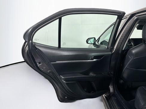 Used 2024 Toyota Camry SE image 25
