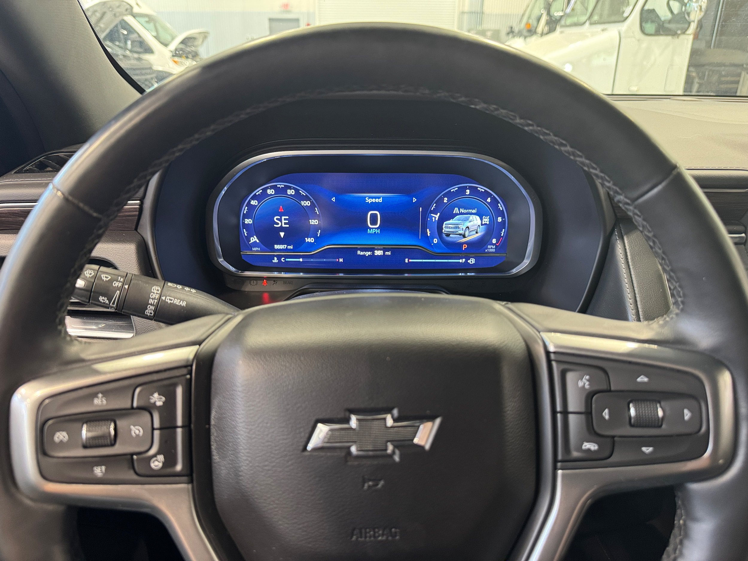 Used 2023 Chevrolet Suburban Z71 w/ Luxury Package AWD/4WD image 20