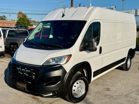 Used 2023 RAM ProMaster 2500 FWD image 3