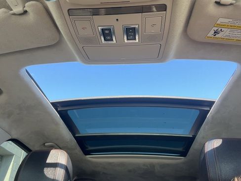 Used 2019 Jaguar F-PACE Prestige image 13