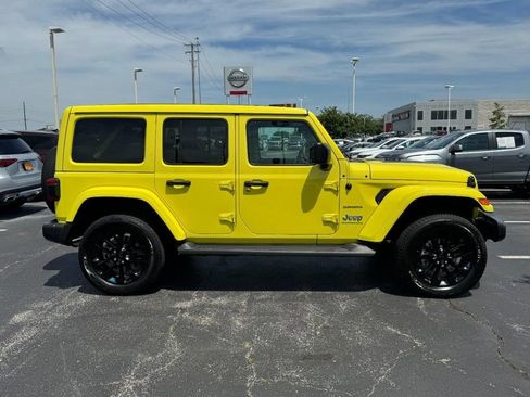 Used 2023 Jeep Wrangler Unlimited Sahara w/ Cold Weather Group AWD/4WD image 2
