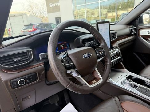Used 2023 Ford Explorer King Ranch w/ Technology Package image 12