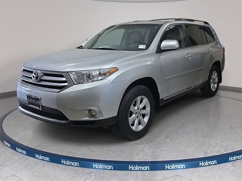 Used 2013 Toyota Highlander SE image 1