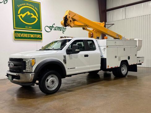 Used 2017 Ford F550 2WD SuperCab Super Duty image 3