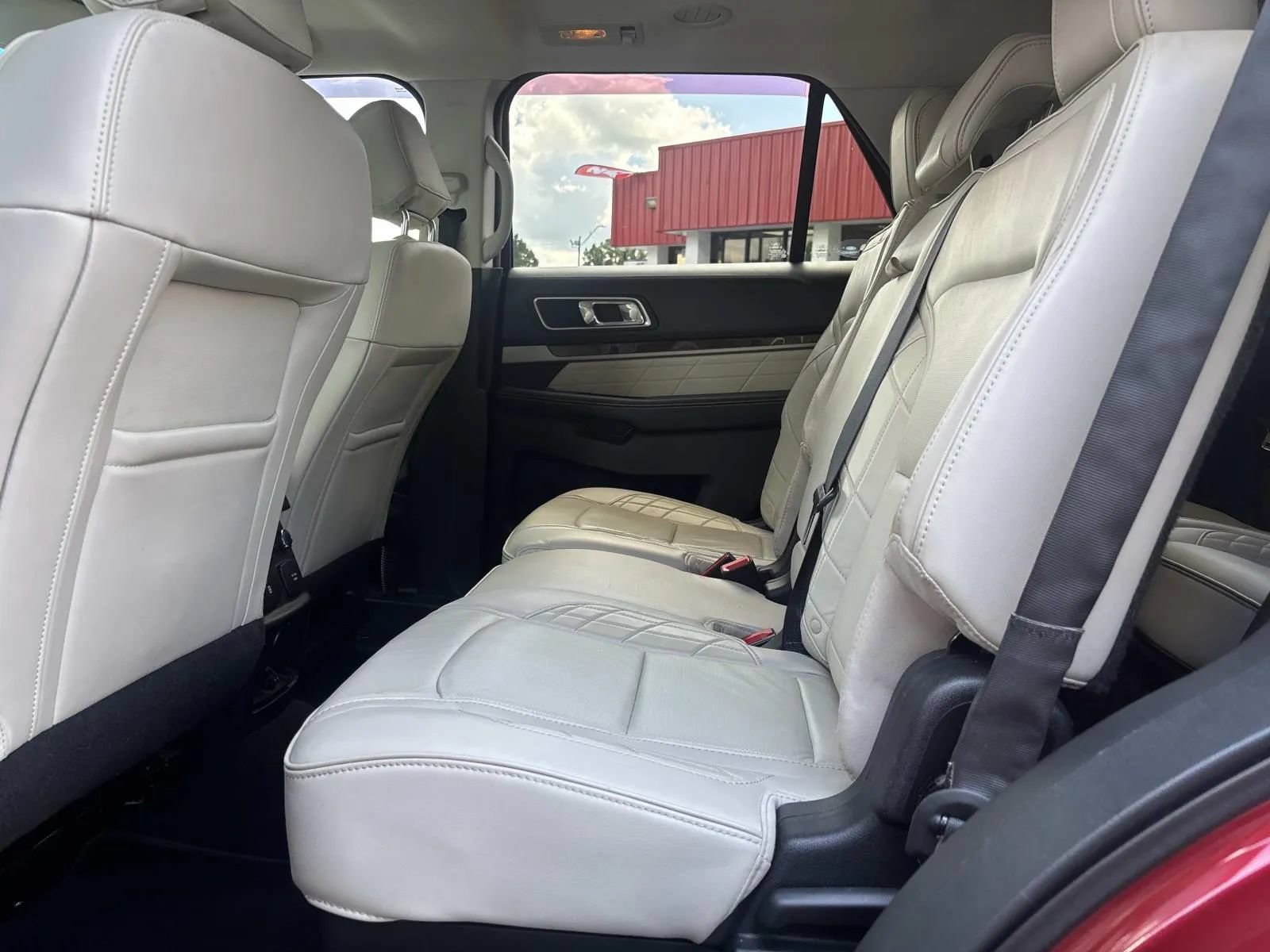 Used 2016 Ford Explorer Platinum AWD/4WD image 14