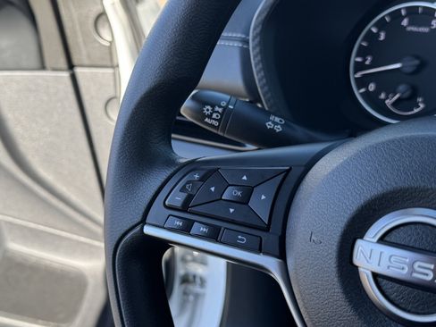 Used 2025 Nissan Sentra SV image 19