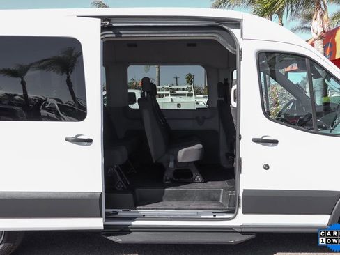 Used 2018 Ford Transit 350 XL image 31