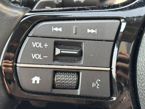 Used 2023 Honda Pilot Touring image 14