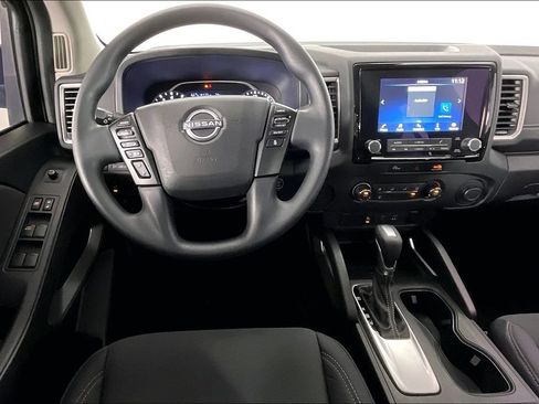 Used 2024 Nissan Frontier SV w/ Technology Package RWD image 6
