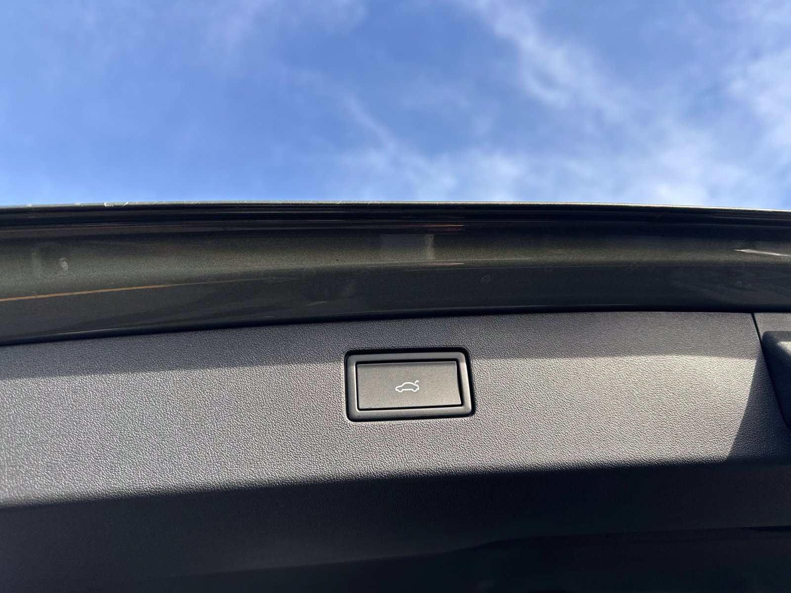 New 2026 Volkswagen Tiguan SE R-Line AWD/4WD image 29