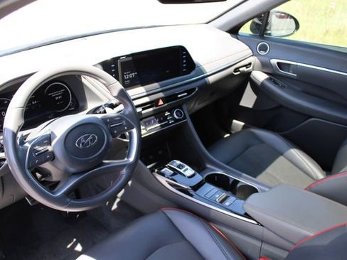 Used 2023 Hyundai Sonata SEL Plus FWD image 2