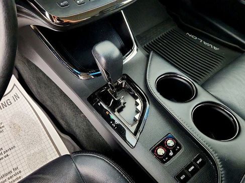 Used 2016 Toyota Avalon XLE Plus FWD image 17