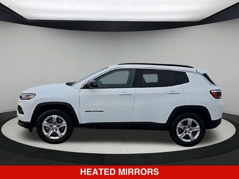 Used 2024 Jeep Compass Latitude AWD/4WD image 3