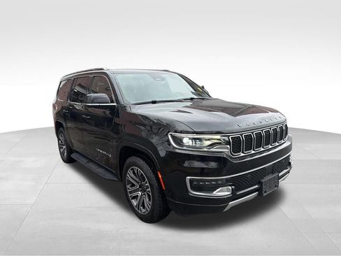 Used 2024 Jeep Wagoneer Series II w/ Flexible Seating Group image 8