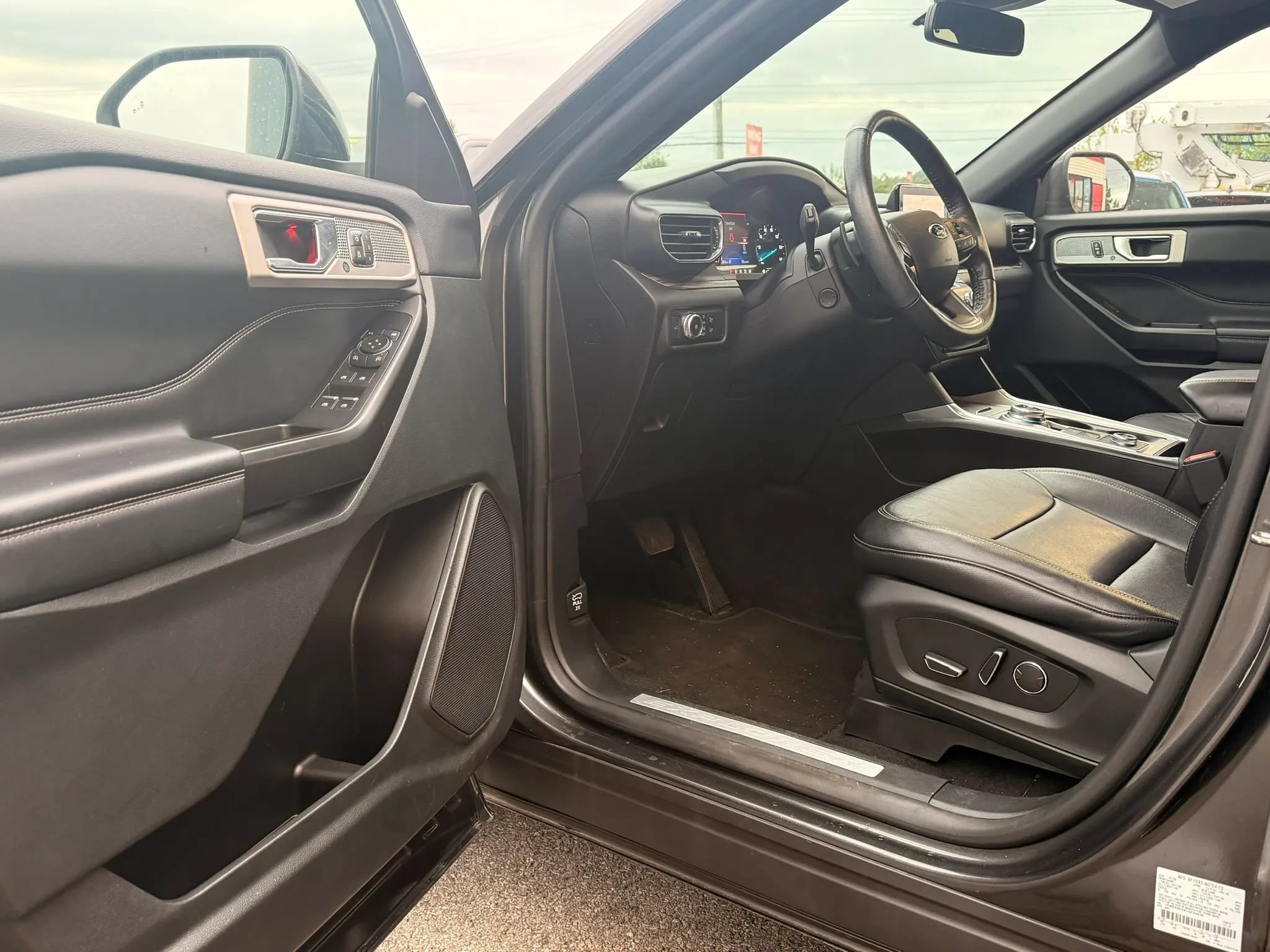 Used 2020 Ford Explorer Limited AWD/4WD image 7