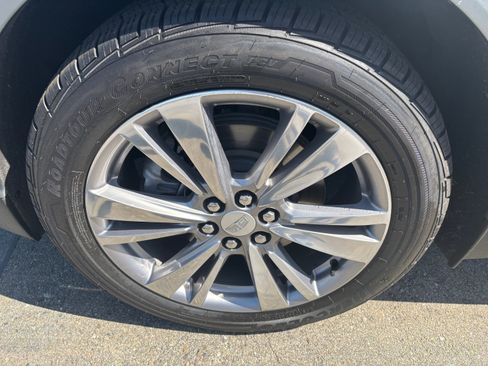 Used 2024 Cadillac XT5 Premium Luxury image 17