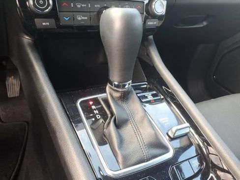 Used 2023 Jeep Compass Limited AWD/4WD image 17