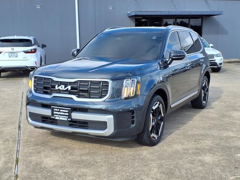 Used 2024 Kia Telluride S w/ S Sunroof Package FWD image 3