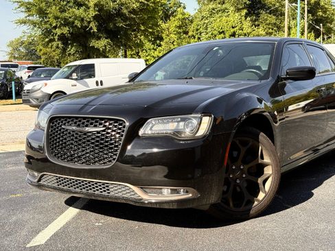 Used 2016 Chrysler 300 S RWD image 2