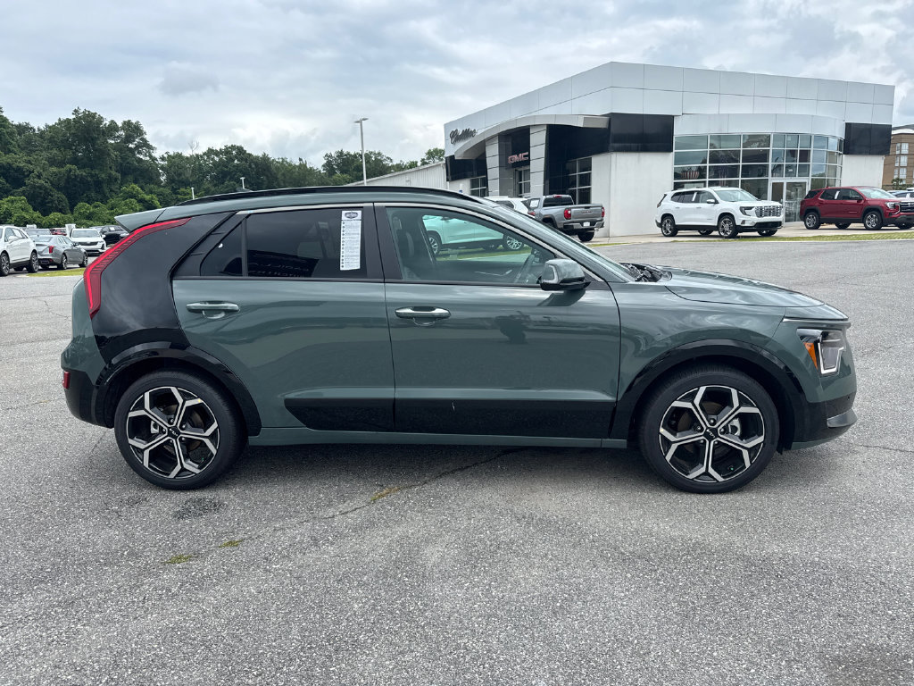 New 2025 Kia Niro SX Touring FWD image 2