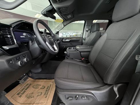 Used 2025 GMC Sierra 1500 Elevation image 26