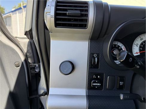 Used 2014 Toyota FJ Cruiser 4WD w/ Convenience Package image 34
