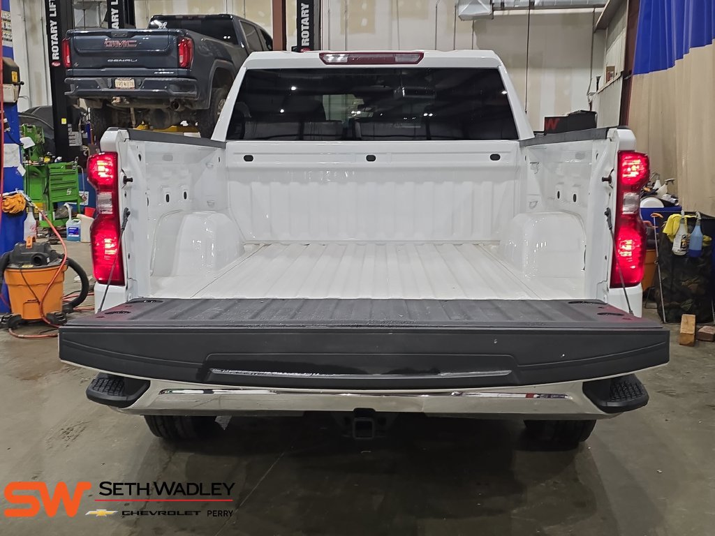Used 2026 Chevrolet Silverado 1500 LT AWD/4WD image 12