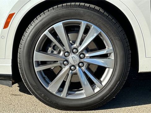 Used 2022 Cadillac XT6 Premium Luxury w/ Technology Package image 31