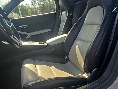 Used 2022 Porsche 718 Boxster S w/ Premium Package image 32