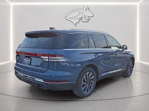 New 2026 Lincoln Aviator AWD image 3