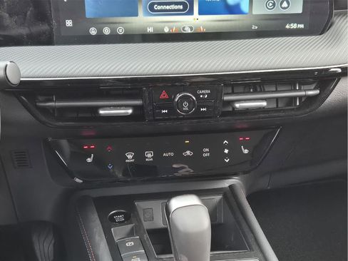 New 2026 Nissan Kicks SR image 23