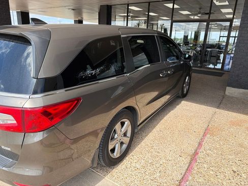 Used 2019 Honda Odyssey EX image 5