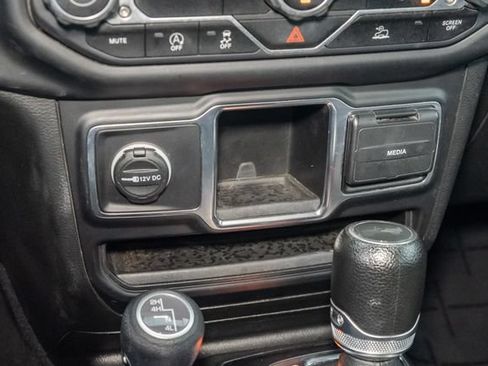 Used 2023 Jeep Wrangler Unlimited Sport AWD/4WD image 18