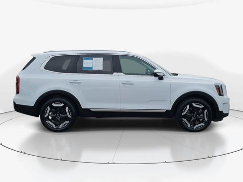 Used 2025 Kia Telluride S FWD image 5