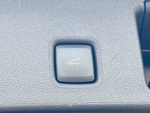 Used 2025 Ford Escape Platinum AWD/4WD image 18