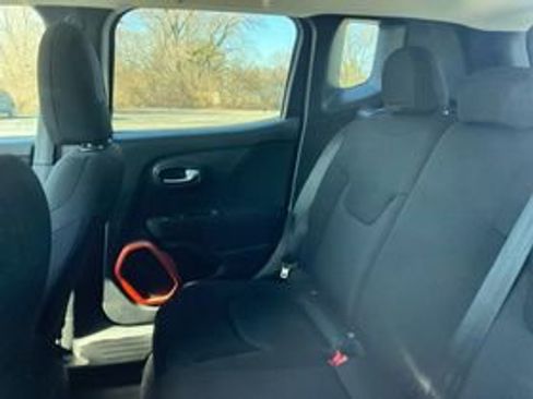 Used 2018 Jeep Renegade Sport w/ Power & Air Group image 9