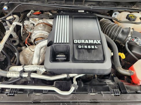 Used 2024 Chevrolet Silverado 1500 LT Trail Boss AWD/4WD image 30