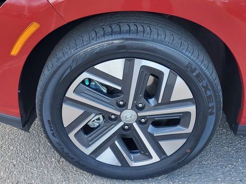 Used 2023 Hyundai Kona SE w/ Cargo Package image 10