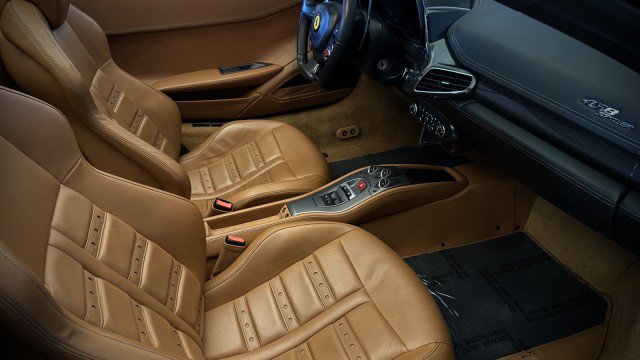 Used 2013 Ferrari 458 Spider RWD image 14